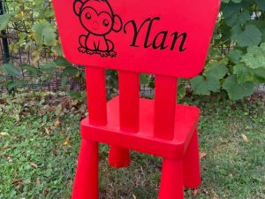 Chaise enfant rouge