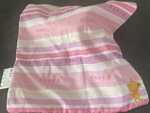 Alternative view of Doudou Peppa pig rose