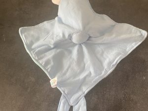 Alternative view of Doudou Lapin bleu