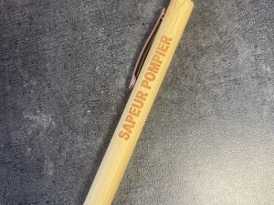 Alternative view of Stylo tactile bambou