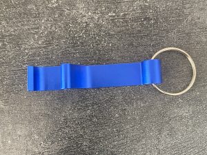 Alternative view of Porte clef décapsuleur en métal