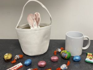 Panier oreilles rose + mug avec chocolats