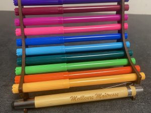 Banc avec feutres + un stylo tactile