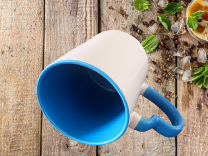 Alternative view of Mug intérieur & anse en forme de cœur bleu