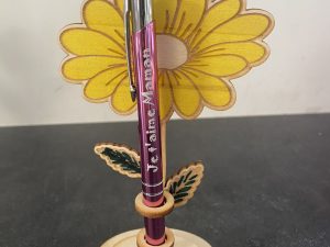 Support stylo en forme de marguerite