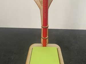 Support a crayon chantier plus post- it