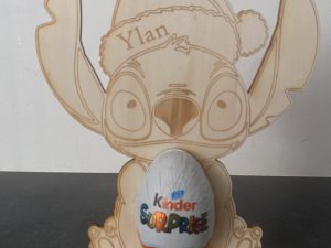Stitch avec un kinder surprise